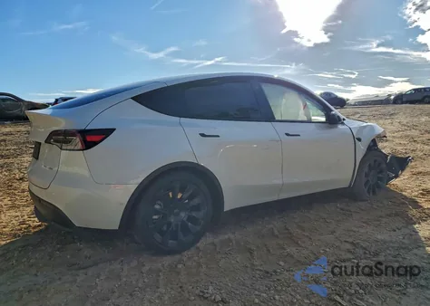 2022 Tesla Model Y z USA, uszkodzony, nr VIN 7SAYGDEE3NF573867